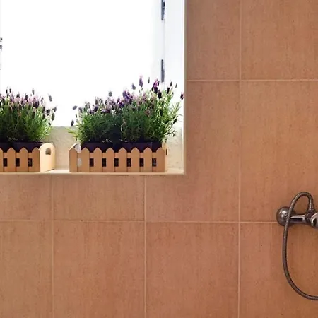 Сasa de vacaciones Charming House In With Sea View